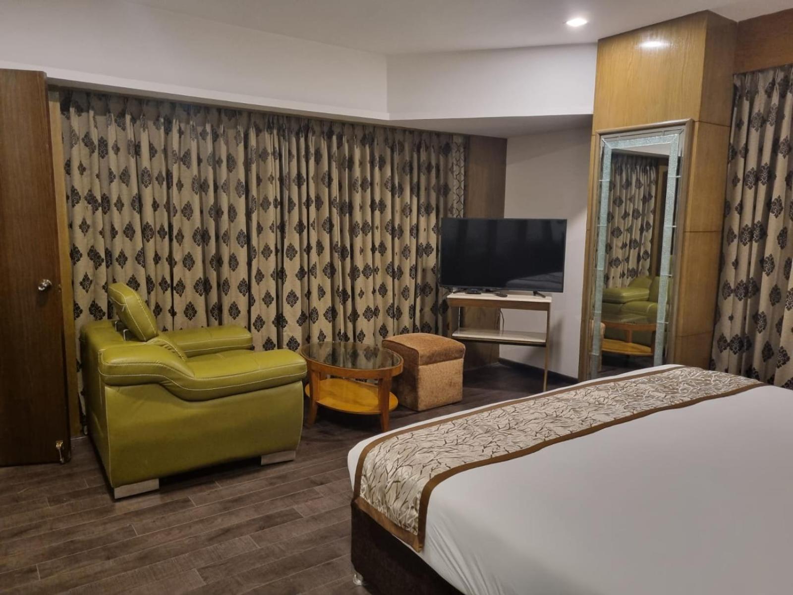 Hotel Benzz Park Chennai Zewnętrze zdjęcie