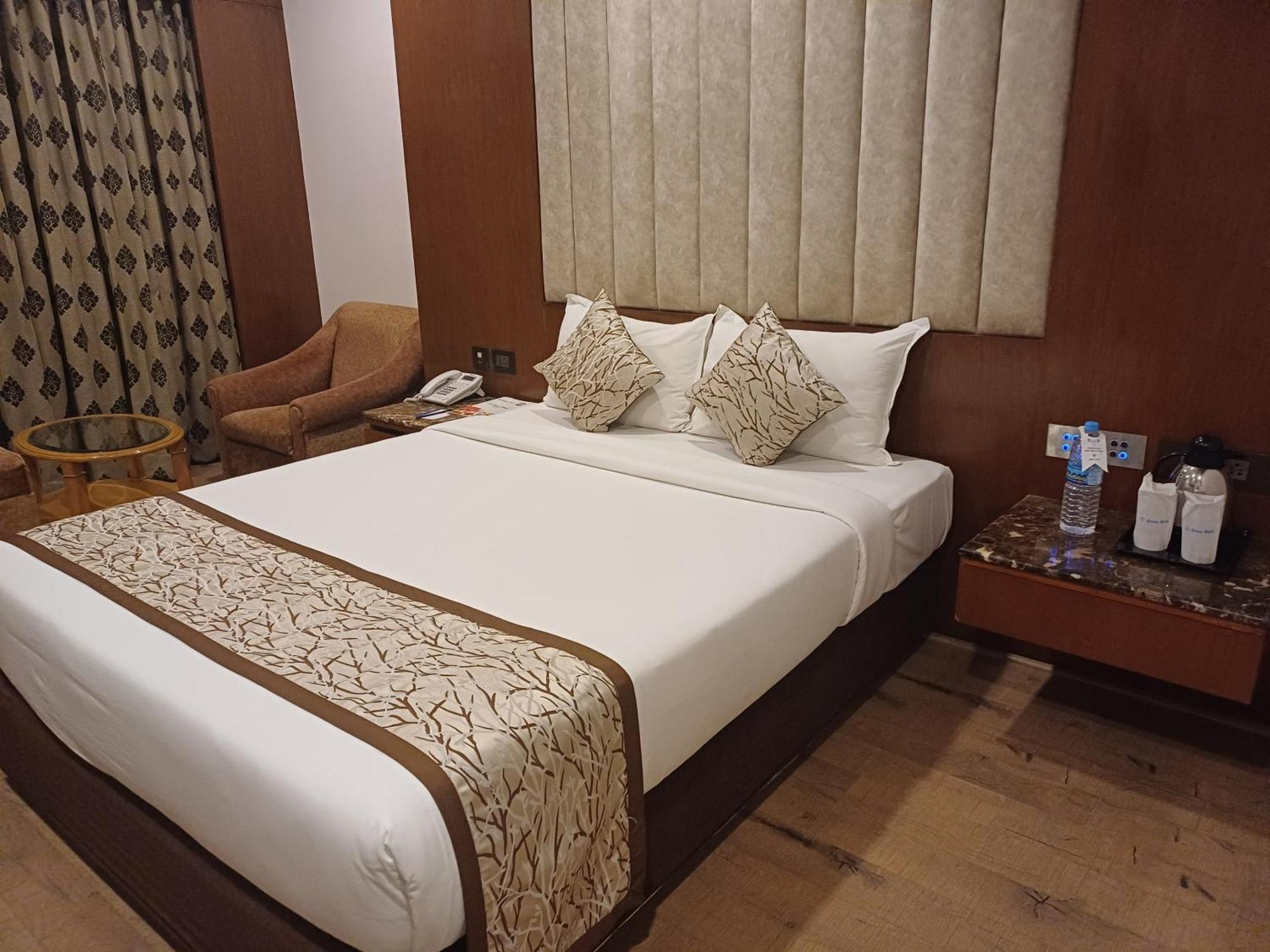 Hotel Benzz Park Chennai Zewnętrze zdjęcie