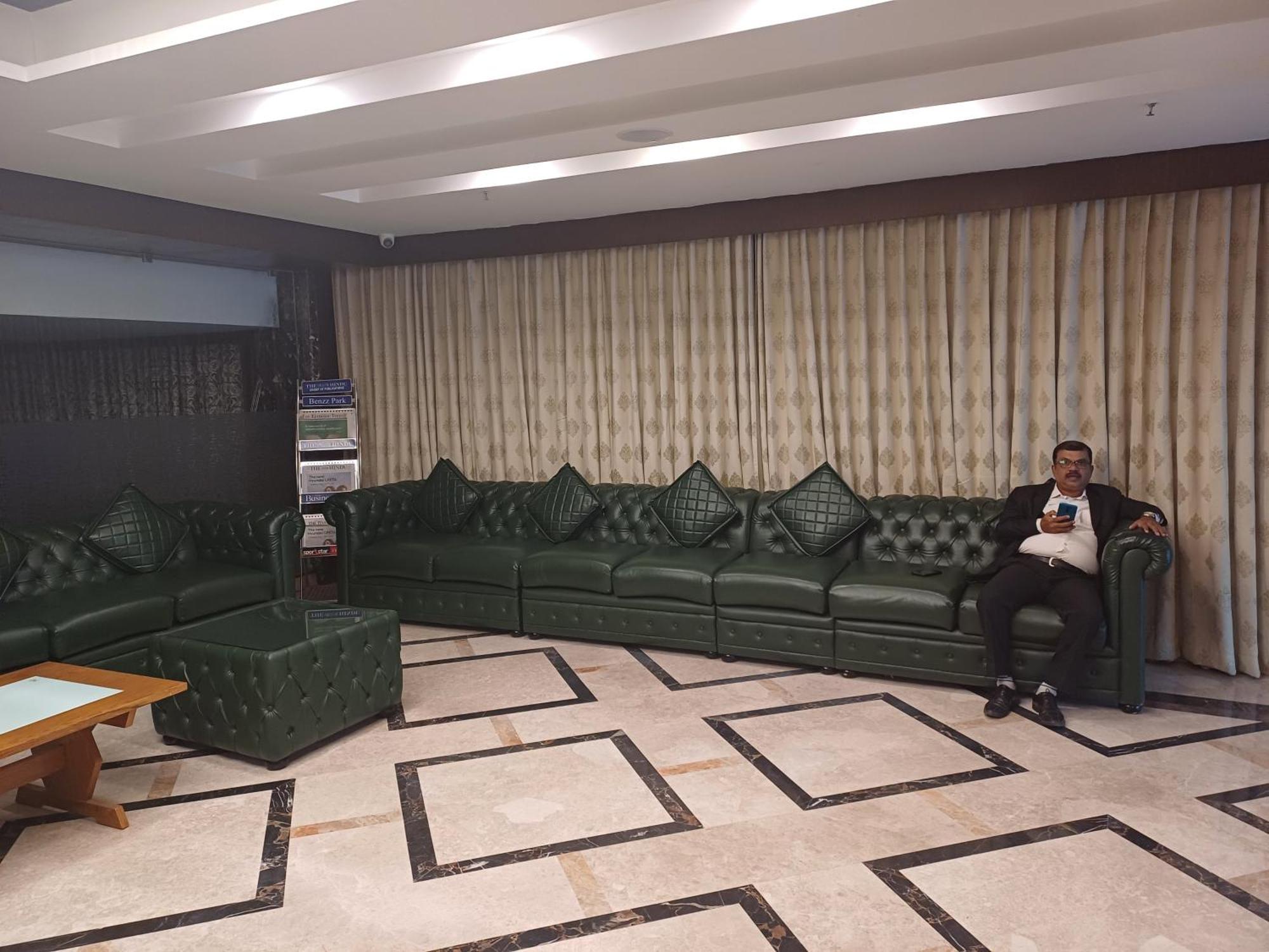 Hotel Benzz Park Chennai Zewnętrze zdjęcie