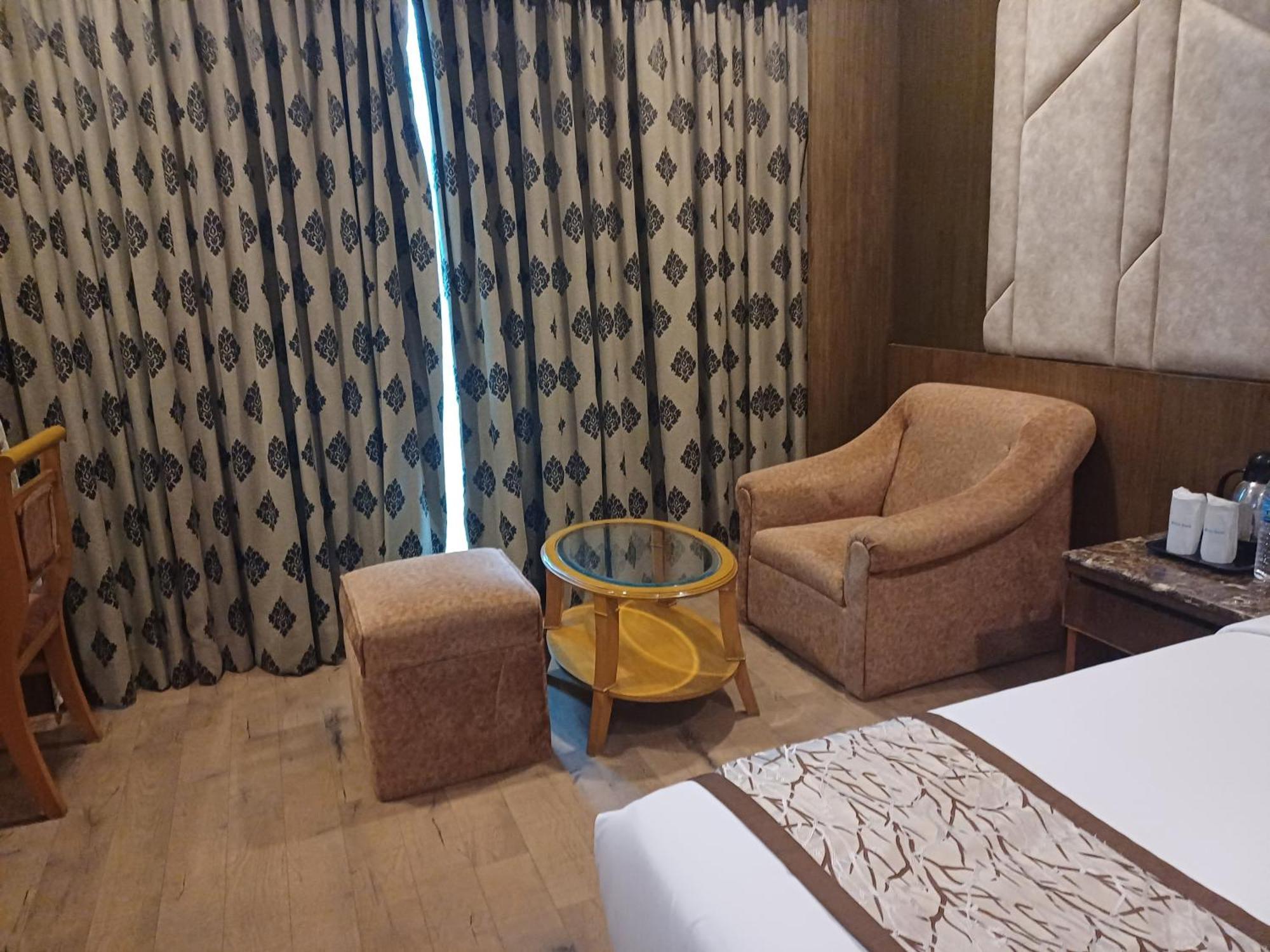 Hotel Benzz Park Chennai Zewnętrze zdjęcie