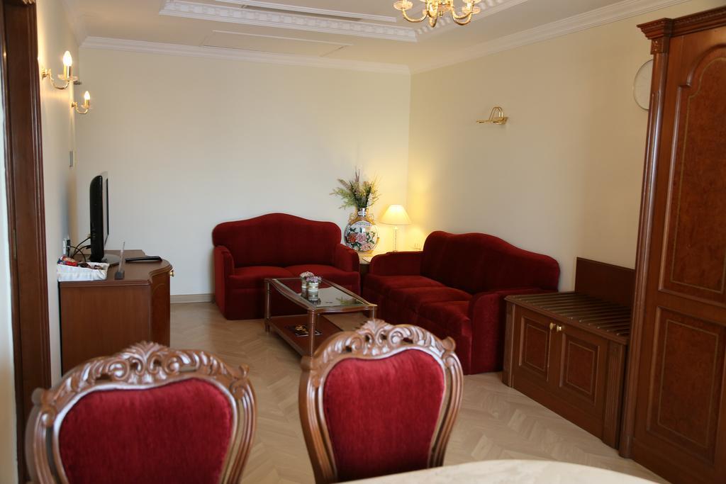 Hotel Benzz Park Chennai Zewnętrze zdjęcie