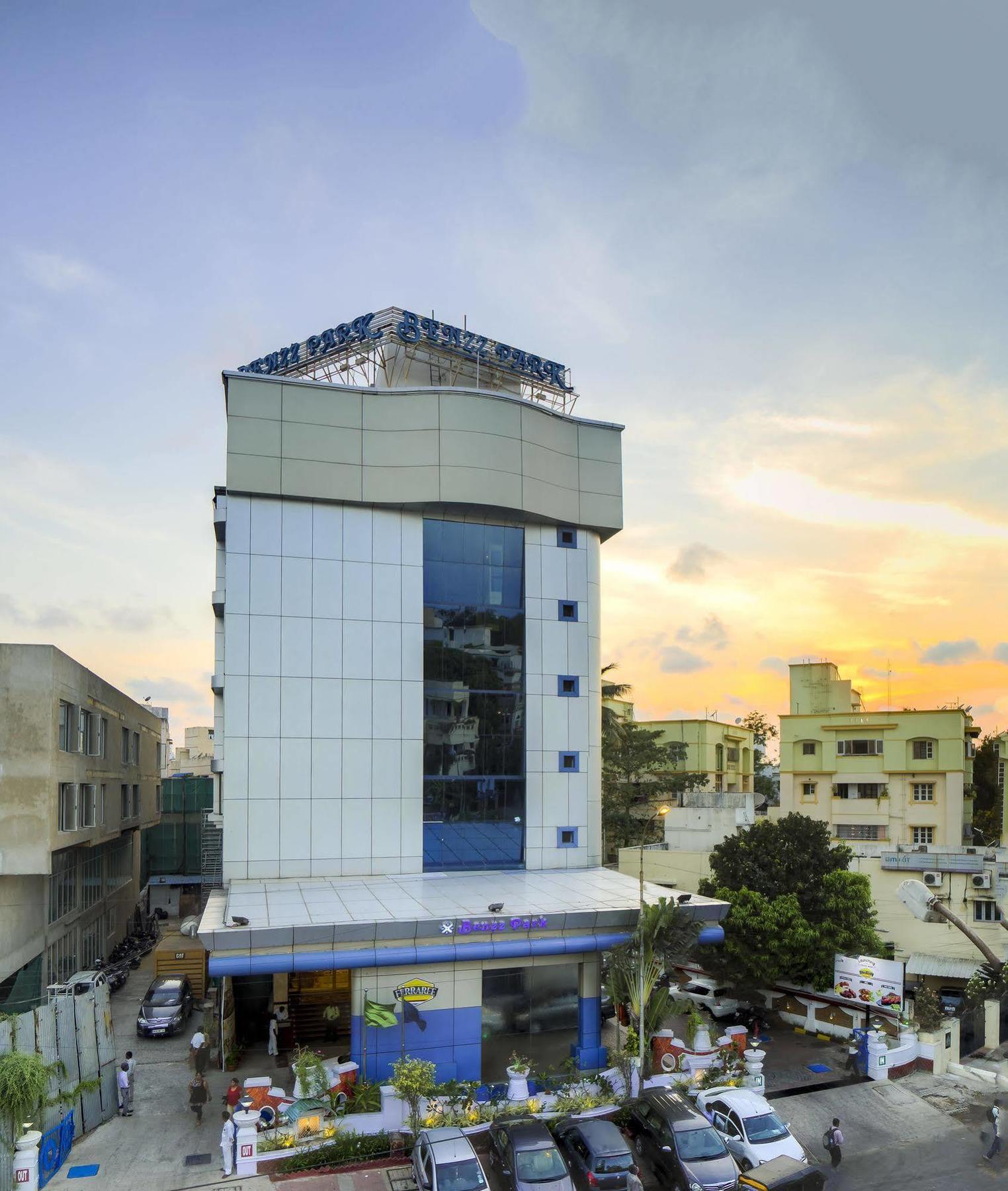 Hotel Benzz Park Chennai Zewnętrze zdjęcie